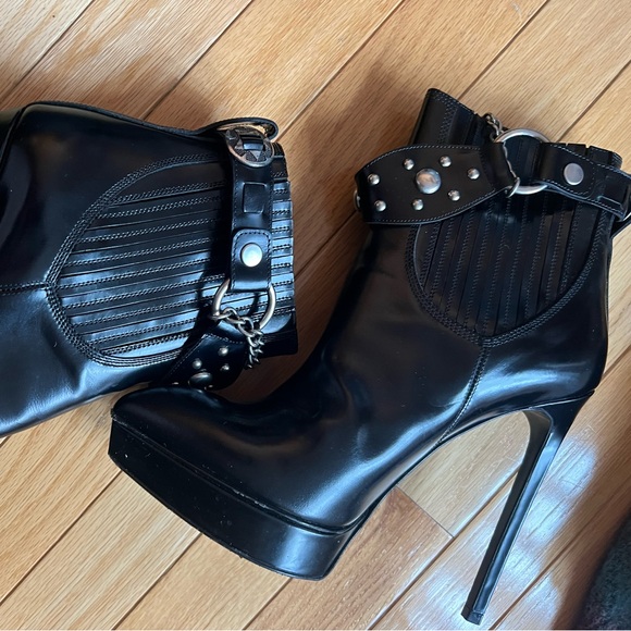 Saint Laurent Stiletto Boots with Strap - Picture 2 of 6